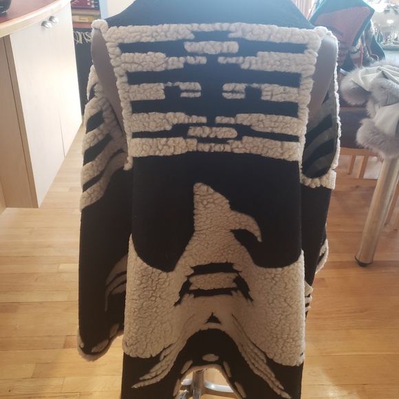 Ryan Michael Southwest inspired Thunderbird vest - Picture 3 of 4